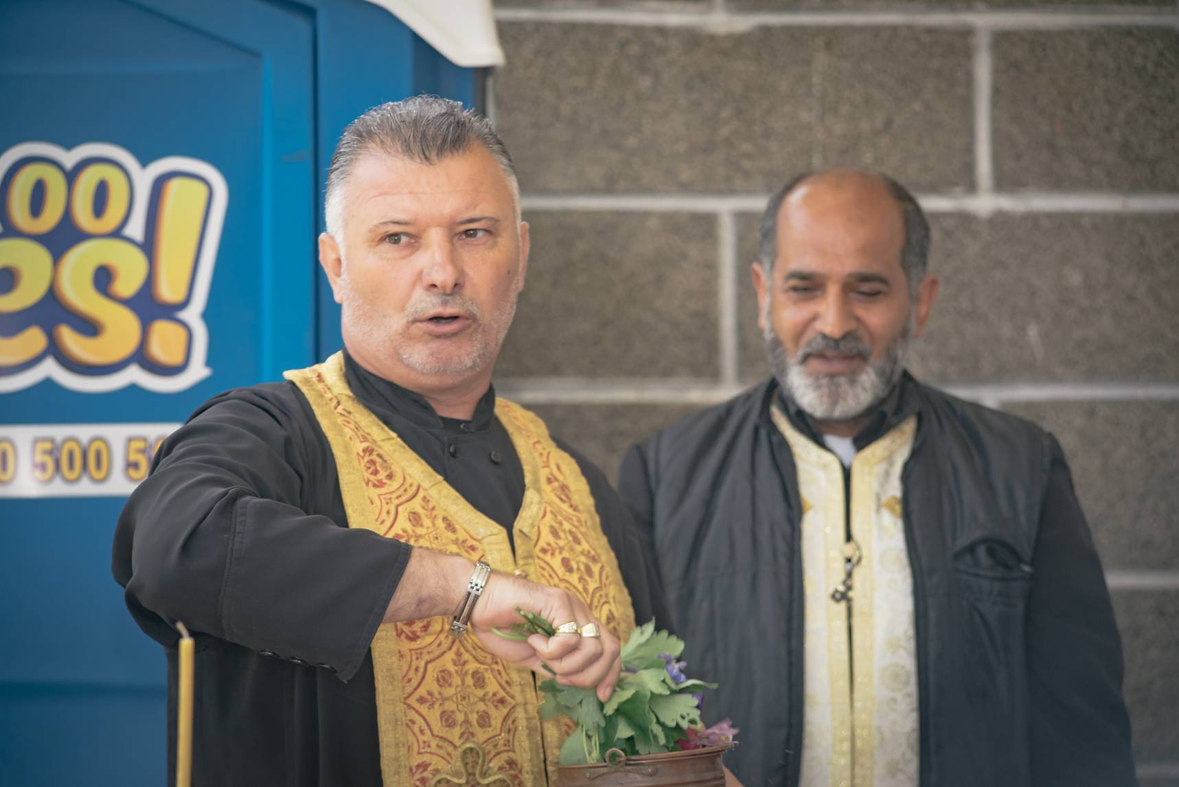 Водосвет за здраве отслужиха енорийският свещеник на селото отец Дилян Иванов и отец Пламен Кръстев